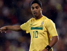 CBA季后赛次回合对决在即！本菲卡演练定位球，多特蒙德密集防守应对(西汉姆联vs布伦特福德比赛分析)